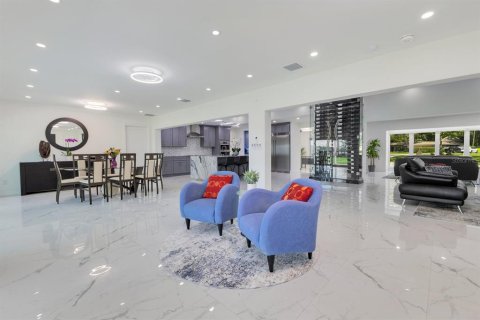 House in Orlando, Florida 4 bedrooms, 395.58 sq.m. № 1777479 - photo 22