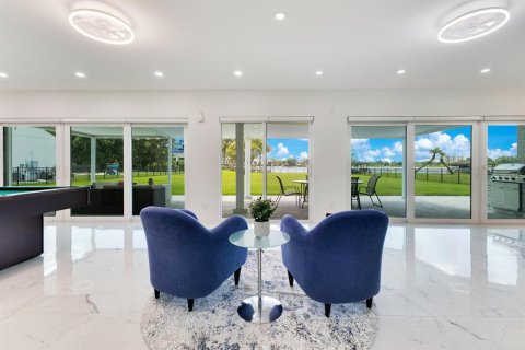 House in Orlando, Florida 4 bedrooms, 395.58 sq.m. № 1777479 - photo 20