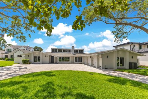 House in Orlando, Florida 4 bedrooms, 395.58 sq.m. № 1777479 - photo 3