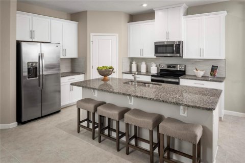 Casa en venta en Lady Lake, Florida, 3 dormitorios, 221.48 m2 № 2227234 - foto 4