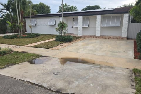 Villa ou maison à Miami, Floride 3 chambres, 140.19 m2 № 2024331