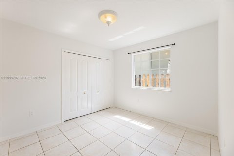 Villa ou maison à louer à Miami, Floride: 3 chambres, 141.12 m2 № 2059015 - photo 20