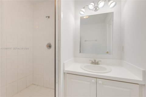 Villa ou maison à louer à Miami, Floride: 3 chambres, 141.12 m2 № 2059015 - photo 19