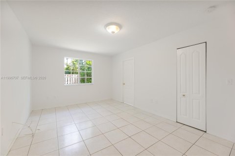 Villa ou maison à louer à Miami, Floride: 3 chambres, 141.12 m2 № 2059015 - photo 15