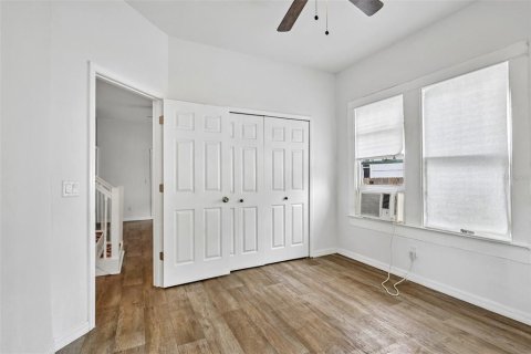 Commercial property in Tampa, Florida 181.81 sq.m. № 2109785 - photo 12