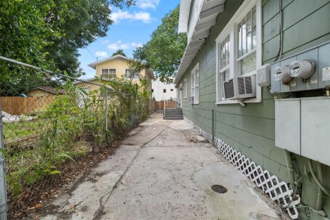 Commercial property in Tampa, Florida 181.81 sq.m. № 2109785 - photo 23