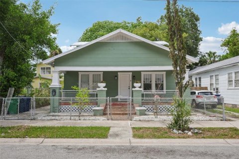 Commercial property in Tampa, Florida 181.81 sq.m. № 2109785