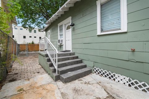 Commercial property in Tampa, Florida 181.81 sq.m. № 2109785 - photo 24