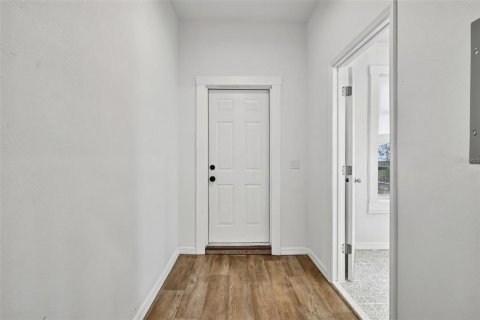 Commercial property in Tampa, Florida 181.81 sq.m. № 2109785 - photo 16