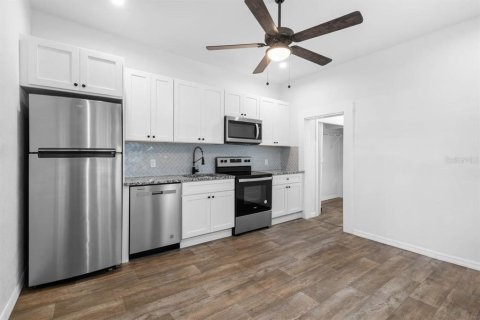 Commercial property in Tampa, Florida 181.81 sq.m. № 2109785 - photo 28