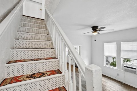 Commercial property in Tampa, Florida 181.81 sq.m. № 2109785 - photo 15
