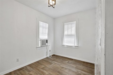 Commercial property in Tampa, Florida 181.81 sq.m. № 2109785 - photo 20
