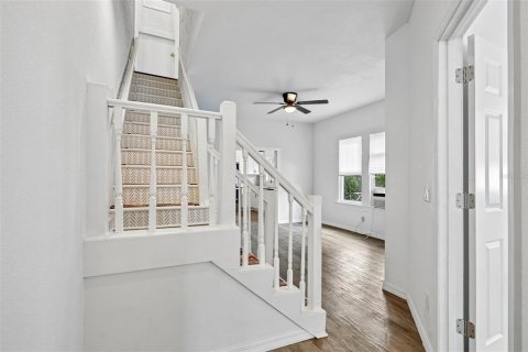Commercial property in Tampa, Florida 181.81 sq.m. № 2109785 - photo 4
