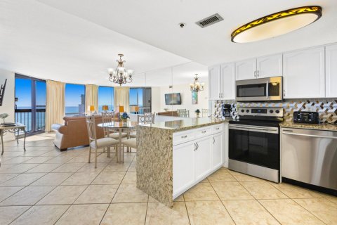 Condominio en venta en Destin, Florida, 1 dormitorio, 71.16 m2 № 561804 - foto 1