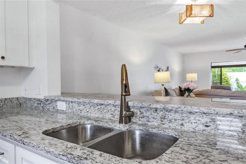 Copropriété à vendre à Bradenton, Floride: 2 chambres, 130.81 m2 № 2375616 - photo 10