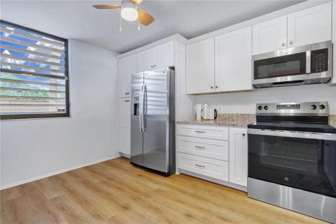 Copropriété à vendre à Bradenton, Floride: 2 chambres, 130.81 m2 № 2375616 - photo 11