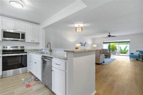 Copropriété à vendre à Bradenton, Floride: 2 chambres, 130.81 m2 № 2375616 - photo 8