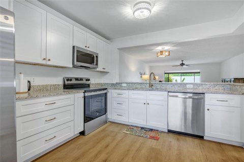 Copropriété à vendre à Bradenton, Floride: 2 chambres, 130.81 m2 № 2375616 - photo 13