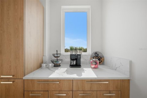 Townhouse in New Port Richey, Florida 3 bedrooms, 236.9 sq.m. № 2103124 - photo 8