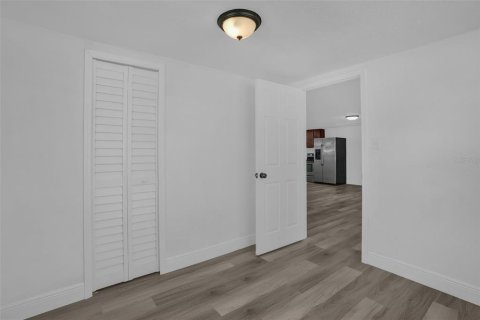 Снять в аренду квартиру в Апопка, Флорида 5 комнат, 78.04м2, № 2110770 - фото 9