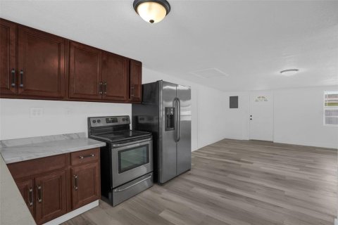 Снять в аренду квартиру в Апопка, Флорида 5 комнат, 78.04м2, № 2110770 - фото 12