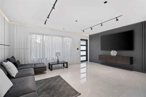 Casa en venta en Hollywood, Florida, 3 dormitorios, 86.77 m2 № 1970515 - foto 3