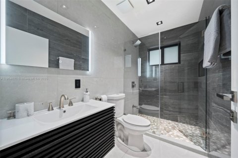 Casa en venta en Hollywood, Florida, 3 dormitorios, 86.77 m2 № 1970515 - foto 16