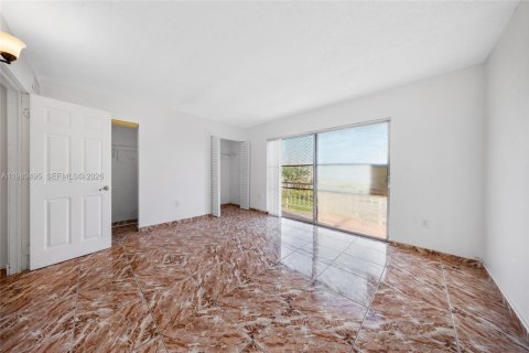 Купить кондоминиум в Майами-Гарденс, Флорида 1 спальня, 57.6м2, № 2050796 - фото 10