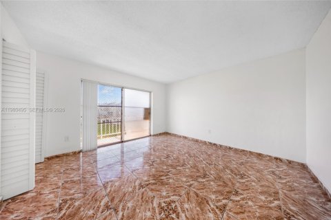 Купить кондоминиум в Майами-Гарденс, Флорида 1 спальня, 57.6м2, № 2050796 - фото 13