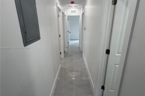 Снять в аренду виллу или дом в Майами-Гарденс, Флорида 5 спален, 133.04м2, № 2005598 - фото 11