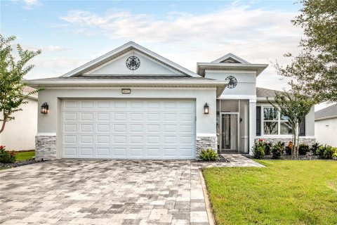 House in Mount Dora, Florida 3 bedrooms, 221.48 sq.m. № 1669810 - photo 1