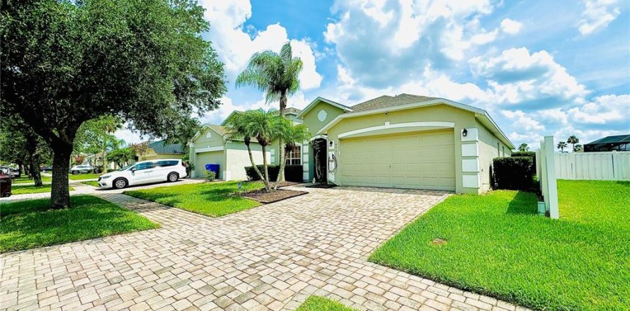 Villa ou maison à Kissimmee, Floride 4 chambres, 170.01 m2 № 2299541