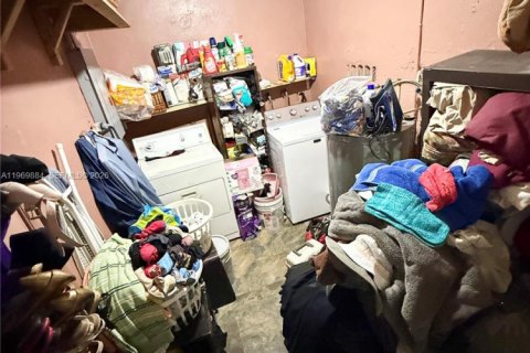 House in Miami Gardens, Florida 4 bedrooms, 158.68 sq.m. № 2030747 - photo 20