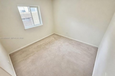 House in Miami Gardens, Florida 4 bedrooms, 158.68 sq.m. № 2030747 - photo 15