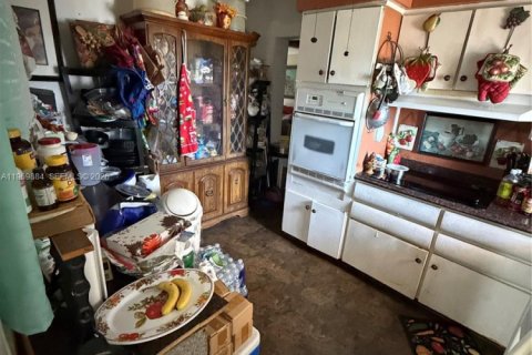 House in Miami Gardens, Florida 4 bedrooms, 158.68 sq.m. № 2030747 - photo 18