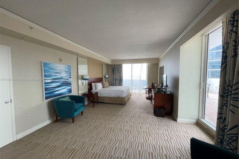 Купить кондоминиум в Санни-Айлс-Бич, Флорида 51.19м2, № 2055156 - фото 13