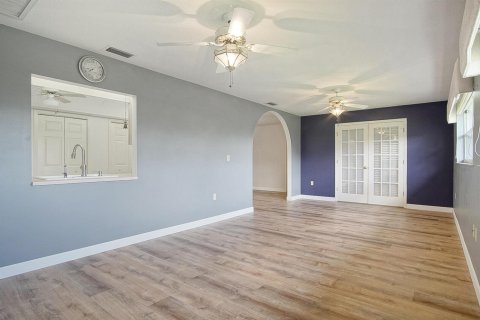 House in Okeechobee, Florida 2 bedrooms, 160.91 sq.m. № 2146303 - photo 16