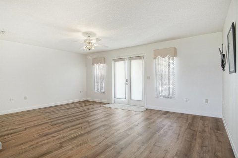 House in Okeechobee, Florida 2 bedrooms, 160.91 sq.m. № 2146303 - photo 23
