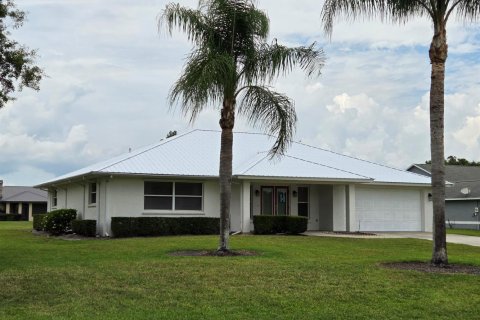 House in Okeechobee, Florida 2 bedrooms, 160.91 sq.m. № 2146303