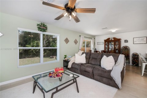 House in LaBelle, Florida 4 bedrooms № 1984337 - photo 15