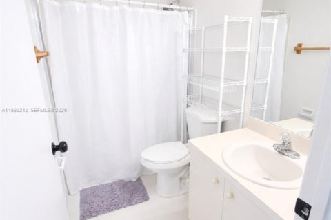 Купить таунхаус в Дейви, Флорида 2 спальни, 123.37м2, № 2090447 - фото 13
