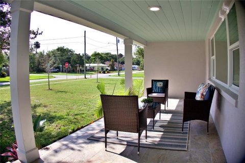 House in New Smyrna Beach, Florida 4 bedrooms, 261.24 sq.m. № 1760111 - photo 8