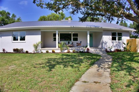 House in New Smyrna Beach, Florida 4 bedrooms, 261.24 sq.m. № 1760111 - photo 6