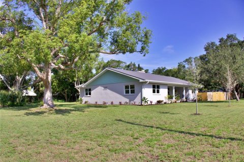House in New Smyrna Beach, Florida 4 bedrooms, 261.24 sq.m. № 1760111 - photo 4