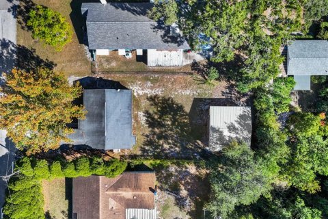 House in Tampa, Florida 3 bedrooms, 93.37 sq.m. № 2200315 - photo 18