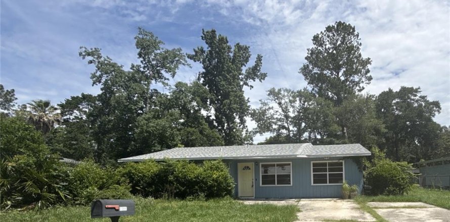 House in Gainesville, Florida 3 bedrooms, 127.65 sq.m. № 2102543