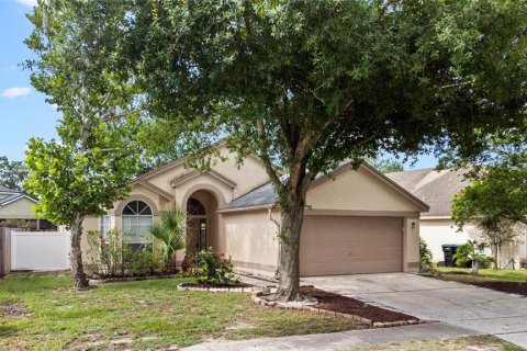 House in Orlando, Florida 3 bedrooms, 136.75 sq.m. № 1780590 - photo 2