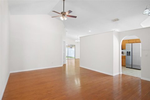 House in Orlando, Florida 3 bedrooms, 136.75 sq.m. № 1780590 - photo 10