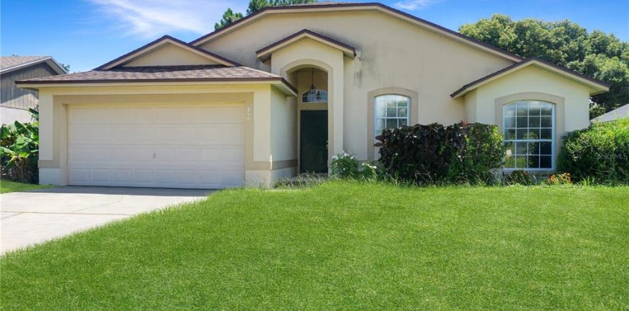House in Winter Haven, Florida 3 bedrooms, 140.38 sq.m. № 1865830
