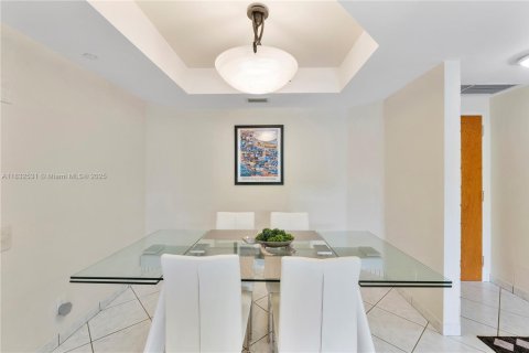 Condominio en venta en Aventura, Florida, 2 dormitorios, 121.7 m2 № 1836207 - foto 14